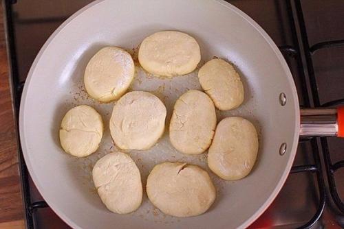 Сырники.  Ингредиенты:   Творог - 500 г. 04 Сырники.  Ингредиенты:   Творог - 500 г. 04