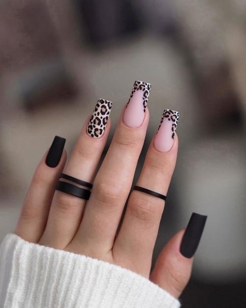 Нарисовать ровный френч умеет далеко не каждый опытный мастер, но если соблюдать некоторые правила, можно полюбить френч. 02