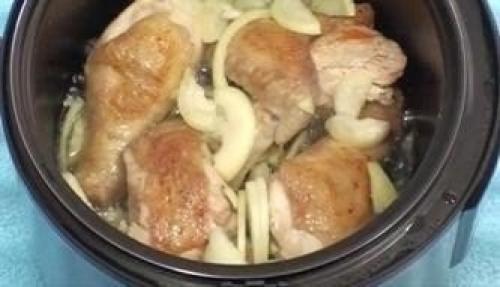 Курица в мультиварке в сметанном соусе. 04 Курица в мультиварке в сметанном соусе. 04