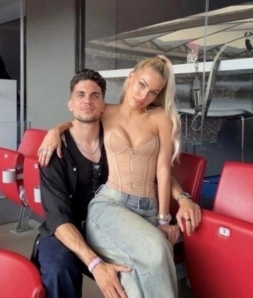 Футболист Марк бартра заключил соглашение с девушкой - моделью о ежедневном с * ксе. 02