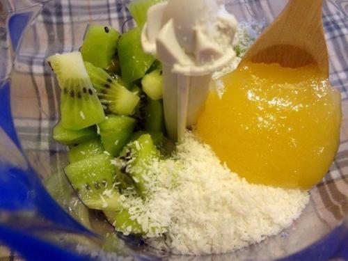 Домашние Рафаэлло с киви и орехами. 03