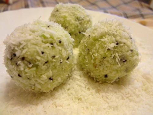 Домашние Рафаэлло с киви и орехами. 09