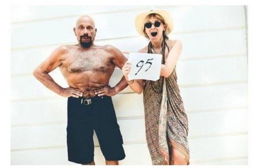 95-Летний йог из Турции выглядит на 50, а по физподготовке даст фору 30-летним. 03