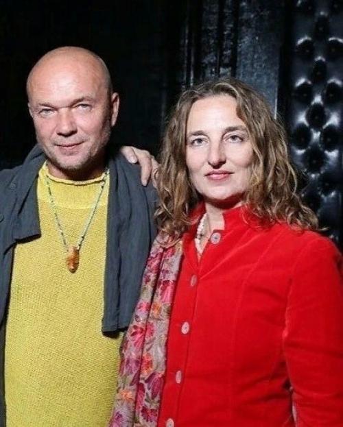 Не все жены делают пластические операции, даже если им позволяют деньги. 01