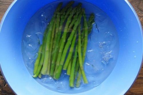 Курица в горчичном соусе со спаржей. 04