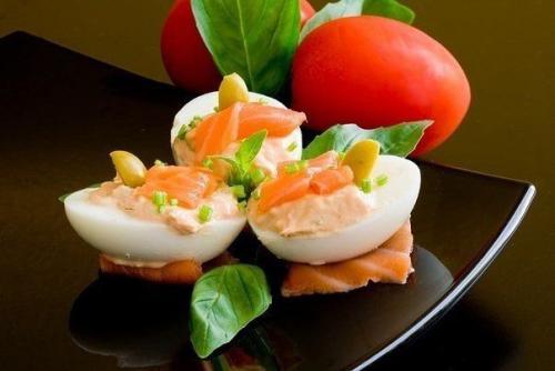 Ароматная курица с картофелем по-итальянски.  Ингредиенты:  - 1, 5 кг куриных бедер или голеней. - 1 ст. л. оливкового масла Mikado. 03