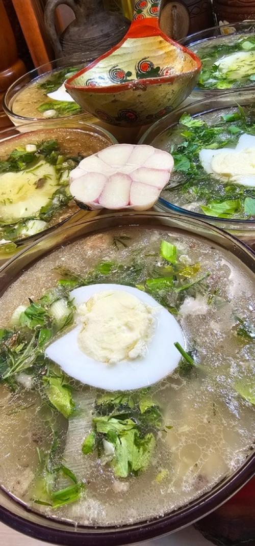 Классическим и любимым деликатесом в русской кухне является русский студень, иногда называемый холодцом или студеном по-русски. 03 Классическим и любимым деликатесом в русской кухне является русский студень, иногда называемый холодцом или студеном по-русски. 03