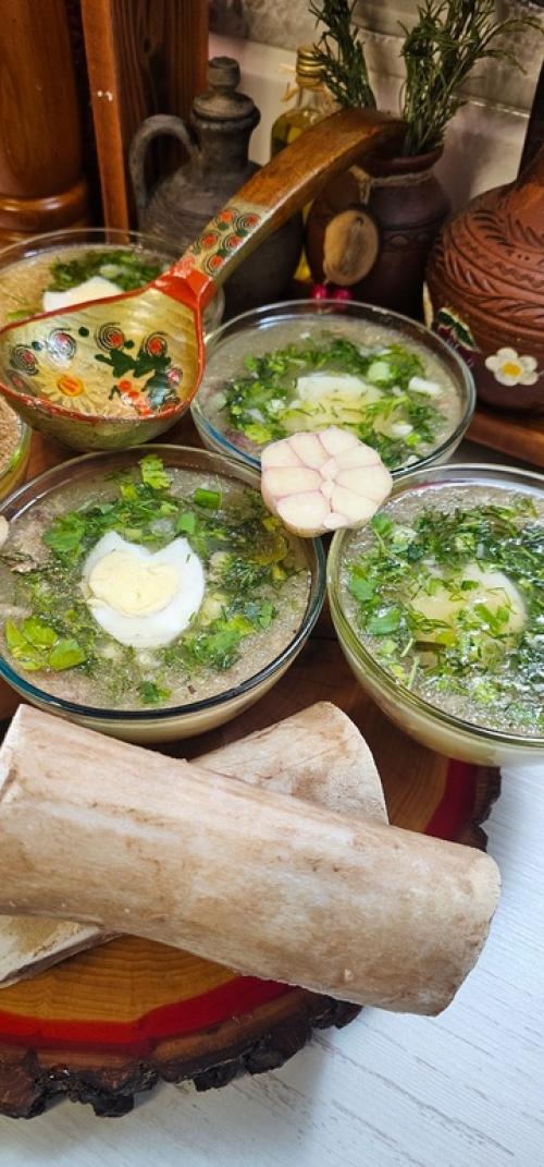 Классическим и любимым деликатесом в русской кухне является русский студень, иногда называемый холодцом или студеном по-русски. 05 Классическим и любимым деликатесом в русской кухне является русский студень, иногда называемый холодцом или студеном по-русски. 05