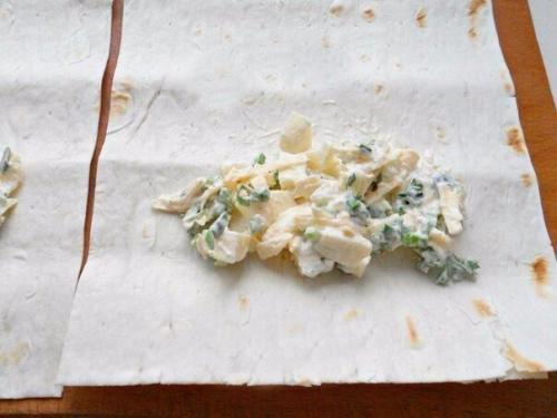 Вкусная закуска!  Лаваш, жареный с сыром! 03