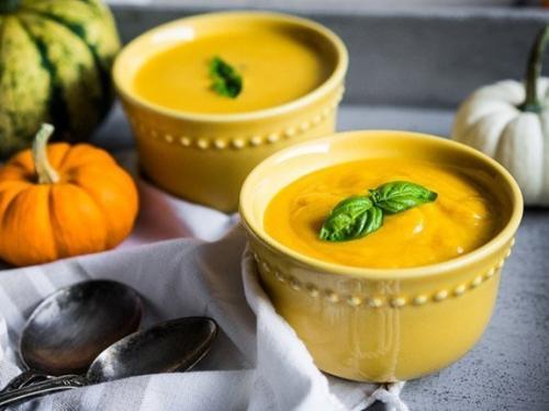 САЛАТ С МОРКОВЬЮ ПО-КОРЕЙСКИ?  Не смогу удержаться.   ИНГРЕДИЕНТЫ:  450 гр.  курица (филе). 450 гр. морковь (по-корейски). 04