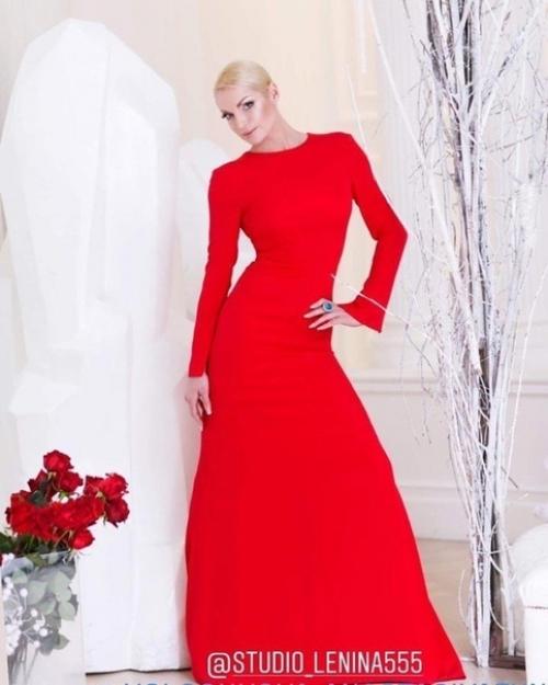 Анастасия Волочкова, балерина, которая недавно села на строгую диету, продолжает демонстрировать свои успехи в похудении. 02