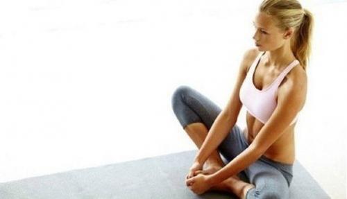 10 полезных упражнений для суставов, не вставая с постели. 03 10 полезных упражнений для суставов, не вставая с постели. 03