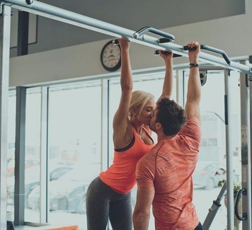 Лишь в том случае, если хочешь идти быстро - иди один. 04