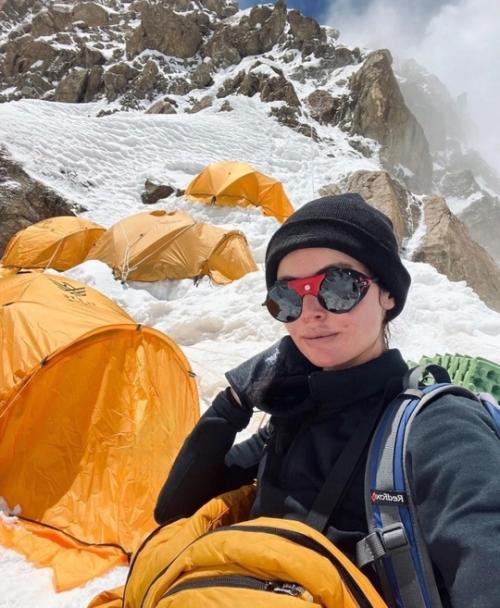 Альпинистка Алина Пескова стала первой россиянкой, которая покорила все высочайшие горы мира! 02