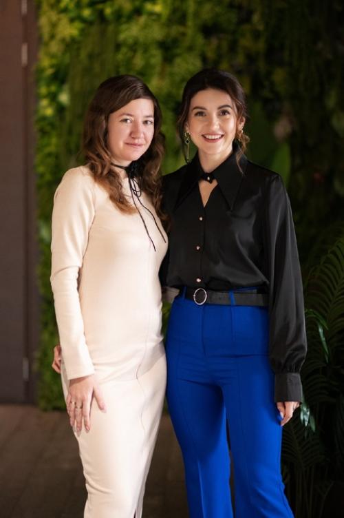 Таким образом, если ты новый человек в моей жизни, я тебе очень рада. 02