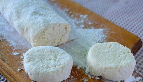 Из, какого творога лучше делать сырники. Классический рецепт сырника из творога.