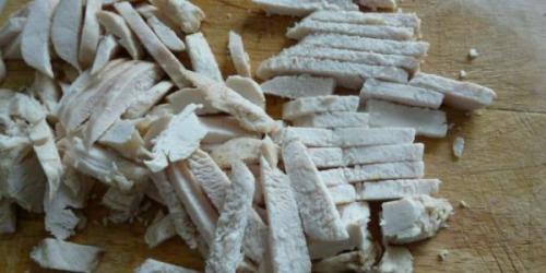 Как приготовить диетическую куриную грудку на сковороде. Семь рецептов вкусных диетических блюд из куриной грудки