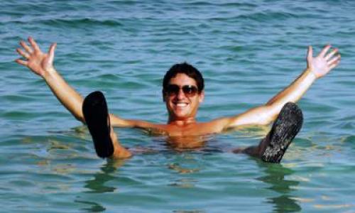 Помогает ли суставам морская вода. Чем полезна и вредна?