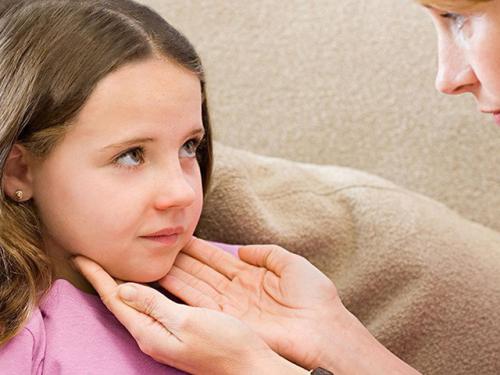 Увеличены лимфоузлы на шее у ребенка. Что делать, если у ребенка на шее увеличены лимфоузлы