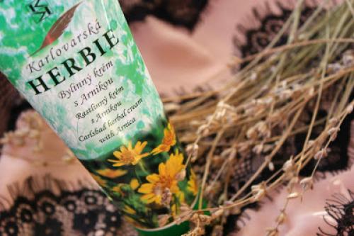 Крем Арника швейцария. Отзыв: Карловарская косметика. Крем с экстрактом целебных трав HERBIE arnica и Соль для ванн ARNIKA.