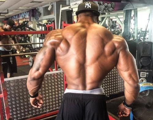 Программа тренировок на 5 дней в неделю для девушек. Кардионагрузка и заминка