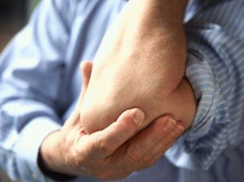 Ударилась локтем примета для девушки. Удариться левым локтем примета.