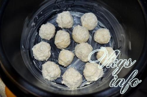 Пирог шоколадный с творожными шариками в мультиварке. Пирог с творожными шариками в мультиварке