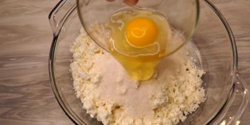 Дрожжевой пирог с творожными шариками. Пирог на кефире с творожными шариками внутри: готовлю даже на ночь глядя