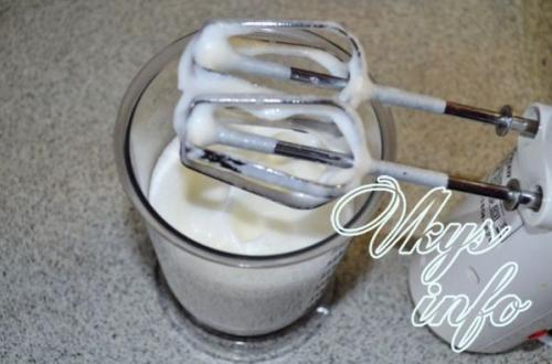 Пирог шоколадный с творожными шариками в мультиварке. Пирог с творожными шариками в мультиварке