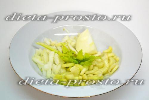 Суп из сельдерея по-Дюкану. Суп-пюре с паровыми фрикадельками (диета Дюкана – 2 этап)