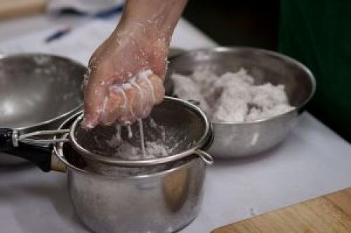 Молоко с чесноком от давления. Чеснок, сваренный в молоке, от давления: рецепт