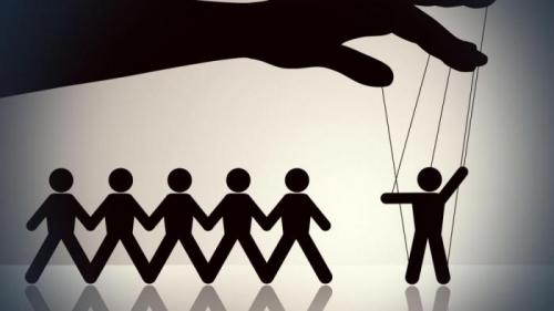 Как заставить человека сделать то, что ты хочешь. Как заставить людей делать то, что вам нужно: 11 психологических трюков