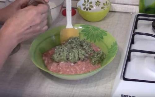 Домашние пельмени к праздничному столу — вкусный рецепт и оригинальное плетение