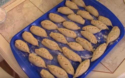 Домашние пельмени к праздничному столу — вкусный рецепт и оригинальное плетение