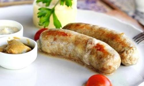 Как завернуть сосиску в пленку. Домашние куриные сосиски: рецепт