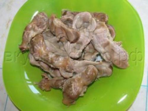 Куриные желудки на пару. Куриные желудки в мультиварке