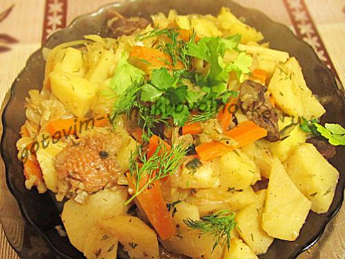 Куриные желудки в микроволновке. Куриные желудки и сердечки тушеные с овощами