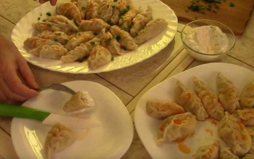 Домашние пельмени к праздничному столу — вкусный рецепт и оригинальное плетение