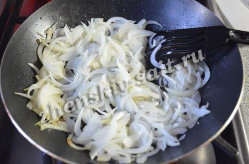 Салат с говяжьей печенью и грибами. Праздничный салат из говяжьей печени