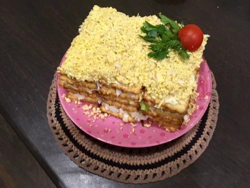 Салат из печенья Рыбки с консервой. Новый взгляд на салат с рыбной консервой: "Мимоза с крекером"