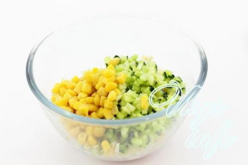 Крабовый Салат на чипсах. Закуска на чипсах с крабовыми палочками