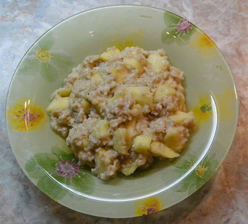 Овсянка с яблоком и сыром. Овсяная каша с яблоками. Как её вкусно приготовить?