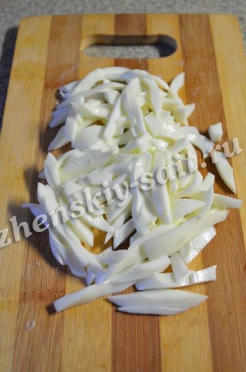 Салат с говяжьей печенью и грибами. Праздничный салат из говяжьей печени