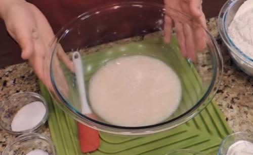 Дрожжевое тесто для пирогов с сухими дрожжами. Делаем дрожжевое воздушное тесто, как пух