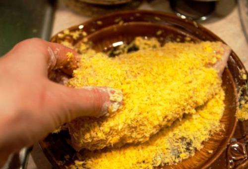 Куриная грудка с сыром на сковороде