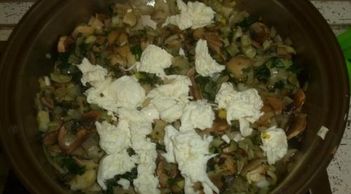 Куриный рулет со шпинатом и грибами. Куриные рулеты с грибами и шпинатом
