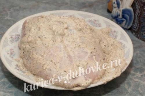 Куриная грудка в сметане в духовке. Куриная грудка, запеченная в духовке со сметаной