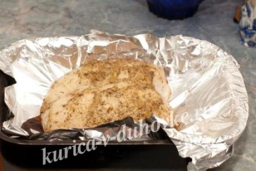 Куриная грудка в сметане в духовке. Куриная грудка, запеченная в духовке со сметаной