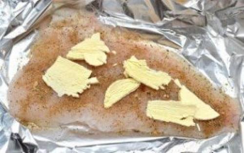 Рыба минтай запеченная в духовке с лимоном. Минтай, запеченный с лимоном