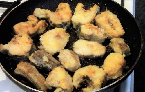 Хек или минтай в духовке. Минтай в духовке под маринадом из моркови и лука